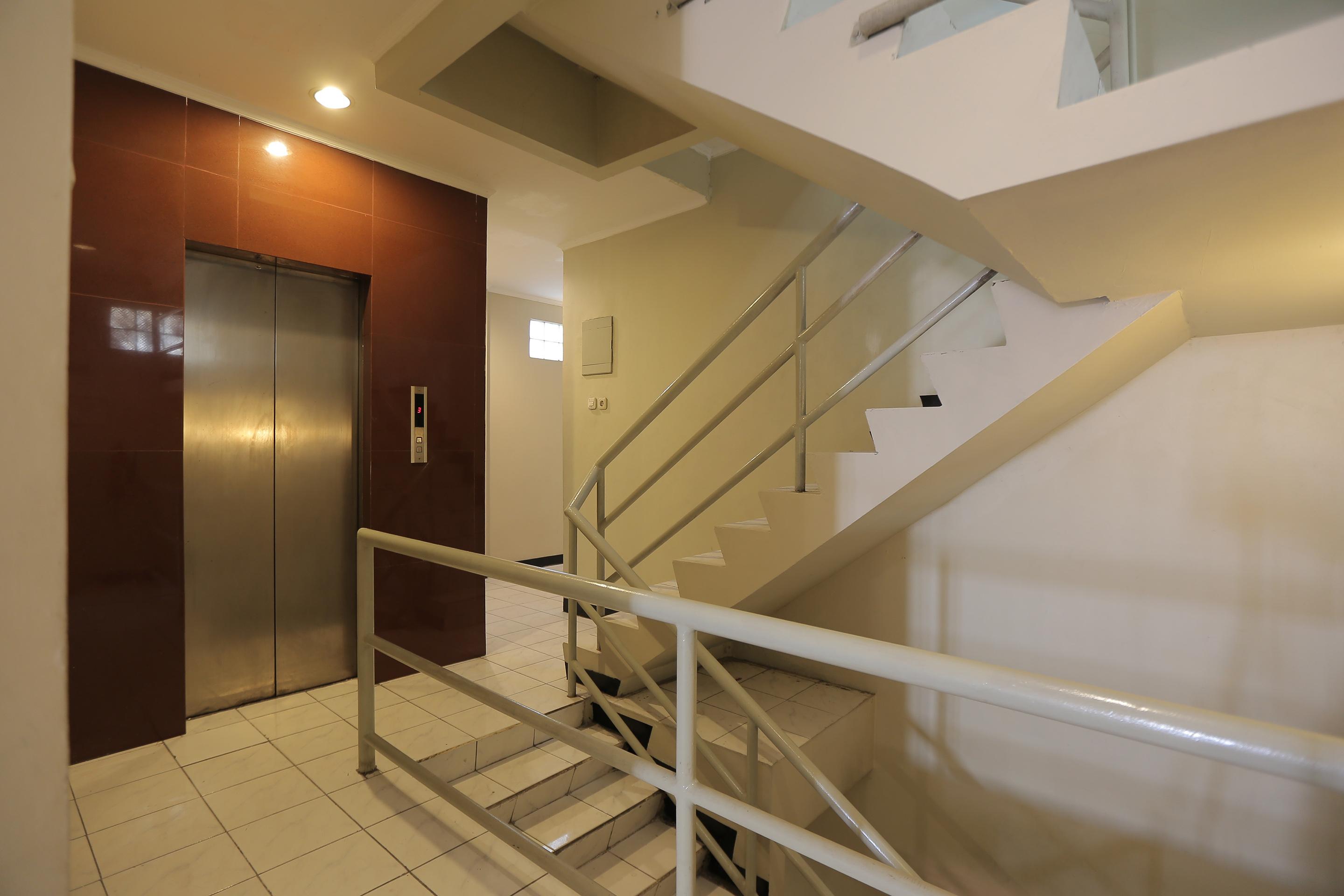 Oyo 117 Blueberry Homestay Jakarta Ngoại thất bức ảnh