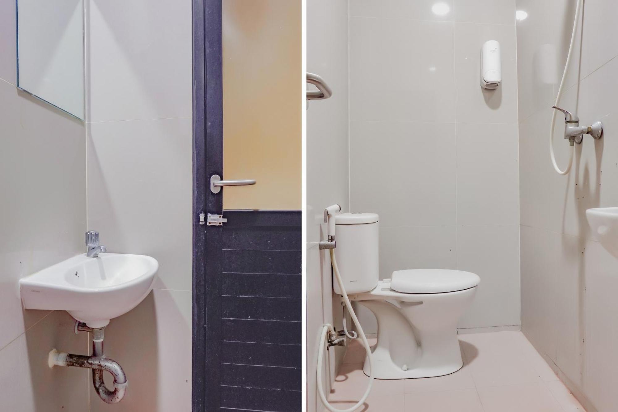 Oyo 117 Blueberry Homestay Jakarta Ngoại thất bức ảnh