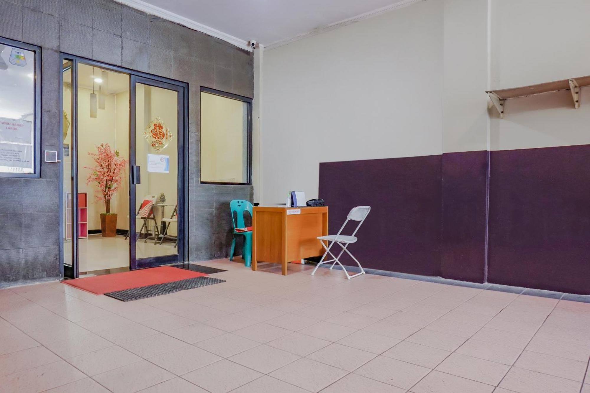 Oyo 117 Blueberry Homestay Jakarta Ngoại thất bức ảnh