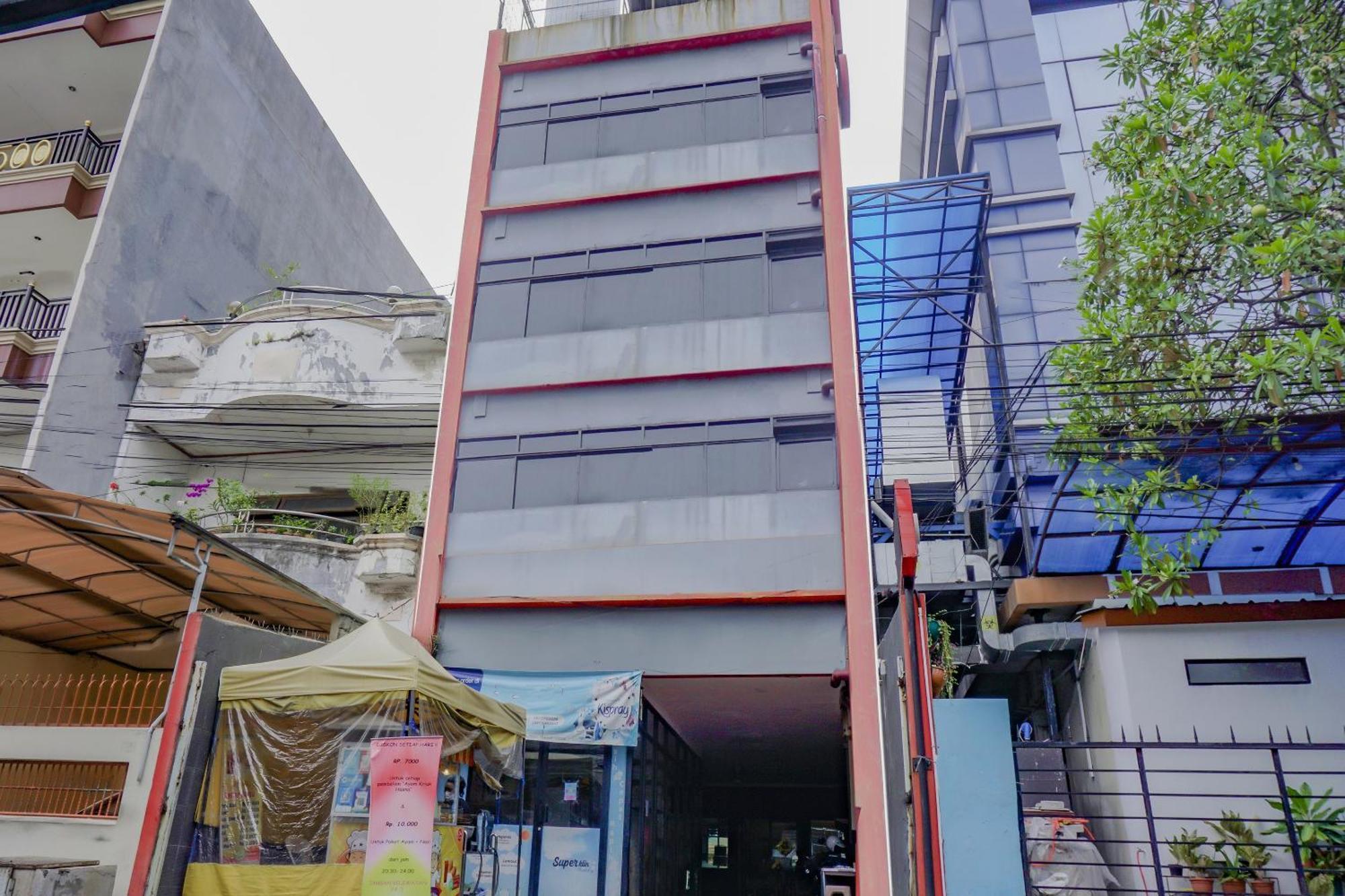 Oyo 117 Blueberry Homestay Jakarta Ngoại thất bức ảnh